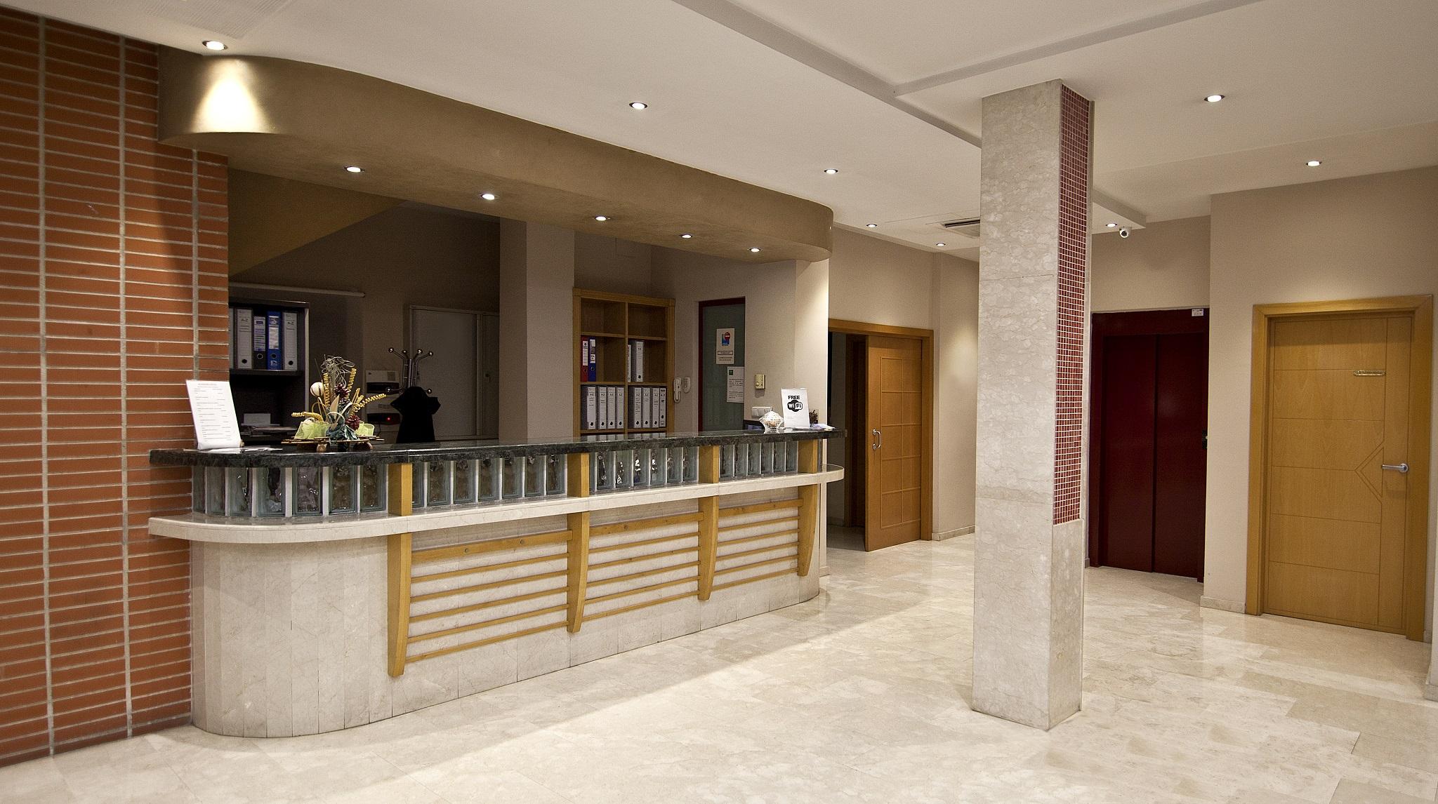 אלבולוטה Hotel Tocina Business מראה חיצוני תמונה
