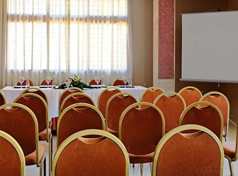 אלבולוטה Hotel Tocina Business מתקנים תמונה