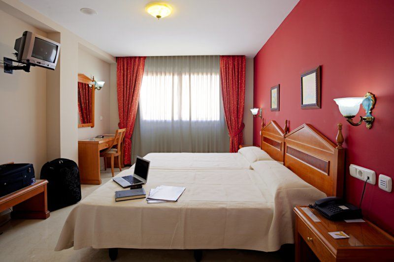 אלבולוטה Hotel Tocina Business מראה חיצוני תמונה